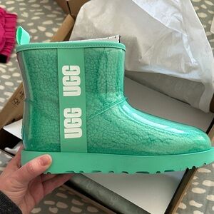 New NIB 8 Ugg classic clear mini aqua mint turquoise rain water snow proof